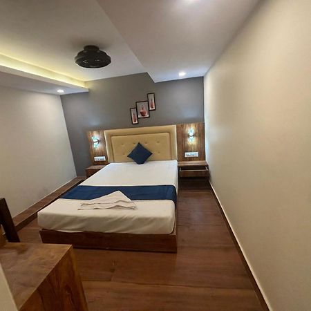 Hotel Z-A-R-A Park Goregaon West Mumbai Bagian luar foto