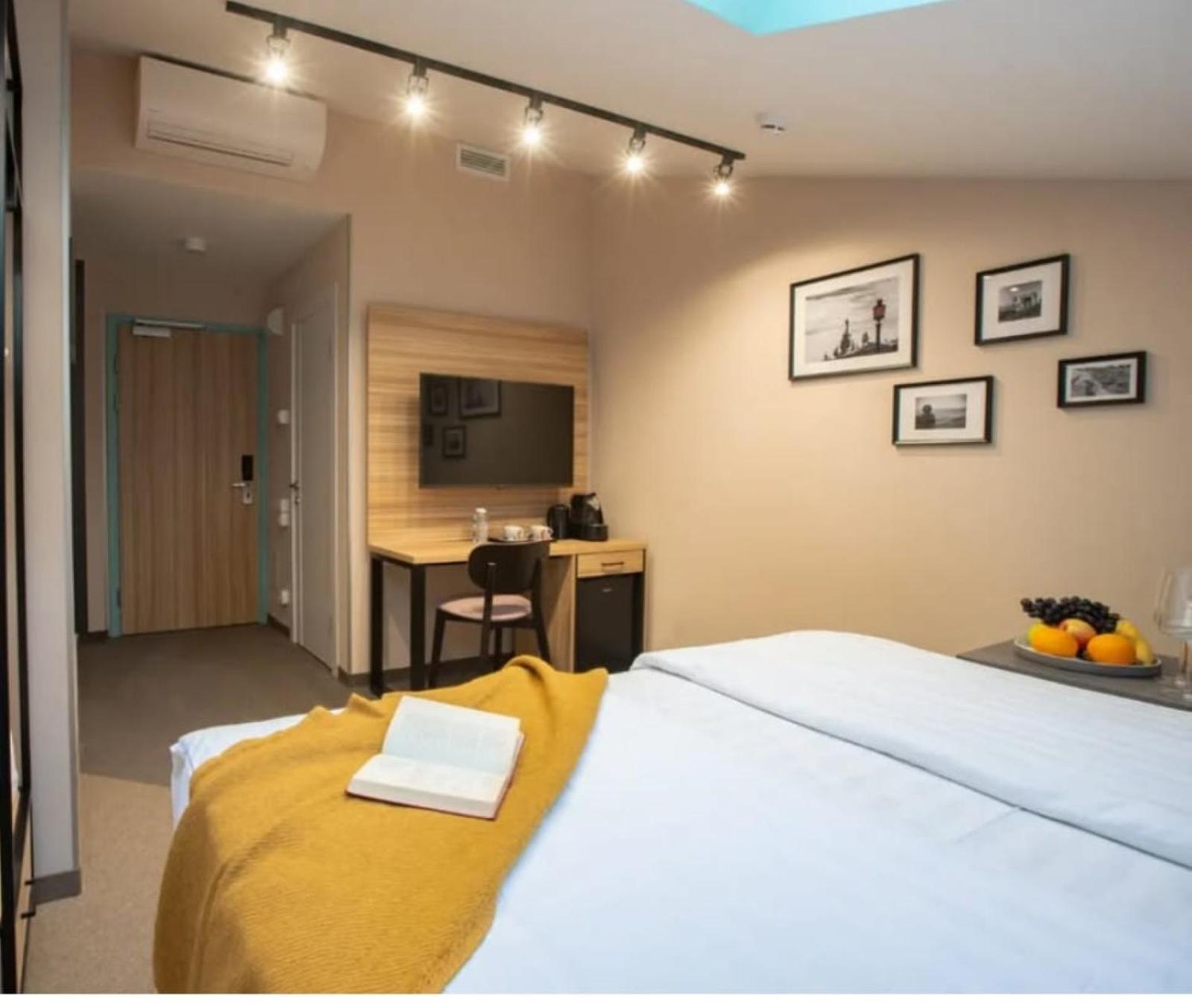 Hotel Z-A-R-A Park Goregaon West Mumbai Bagian luar foto