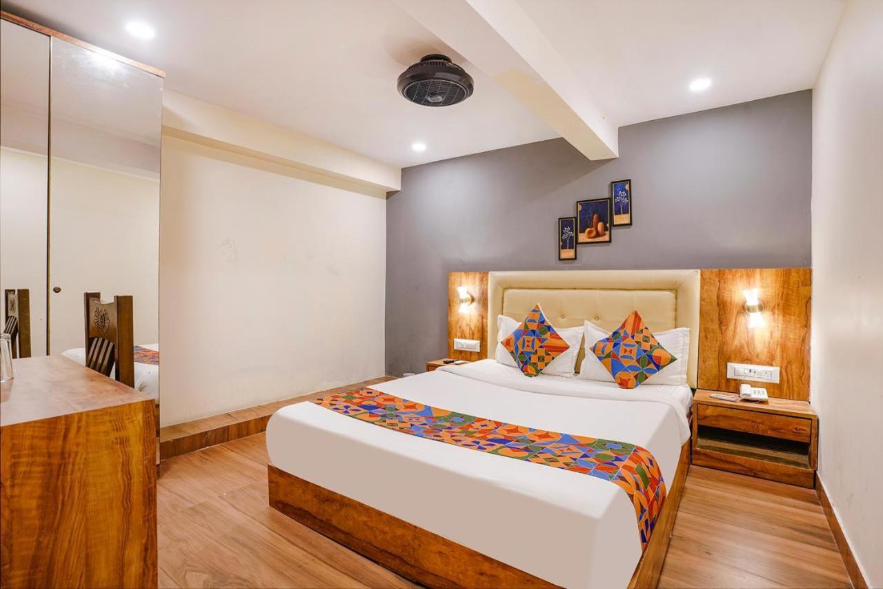 Hotel Z-A-R-A Park Goregaon West Mumbai Bagian luar foto