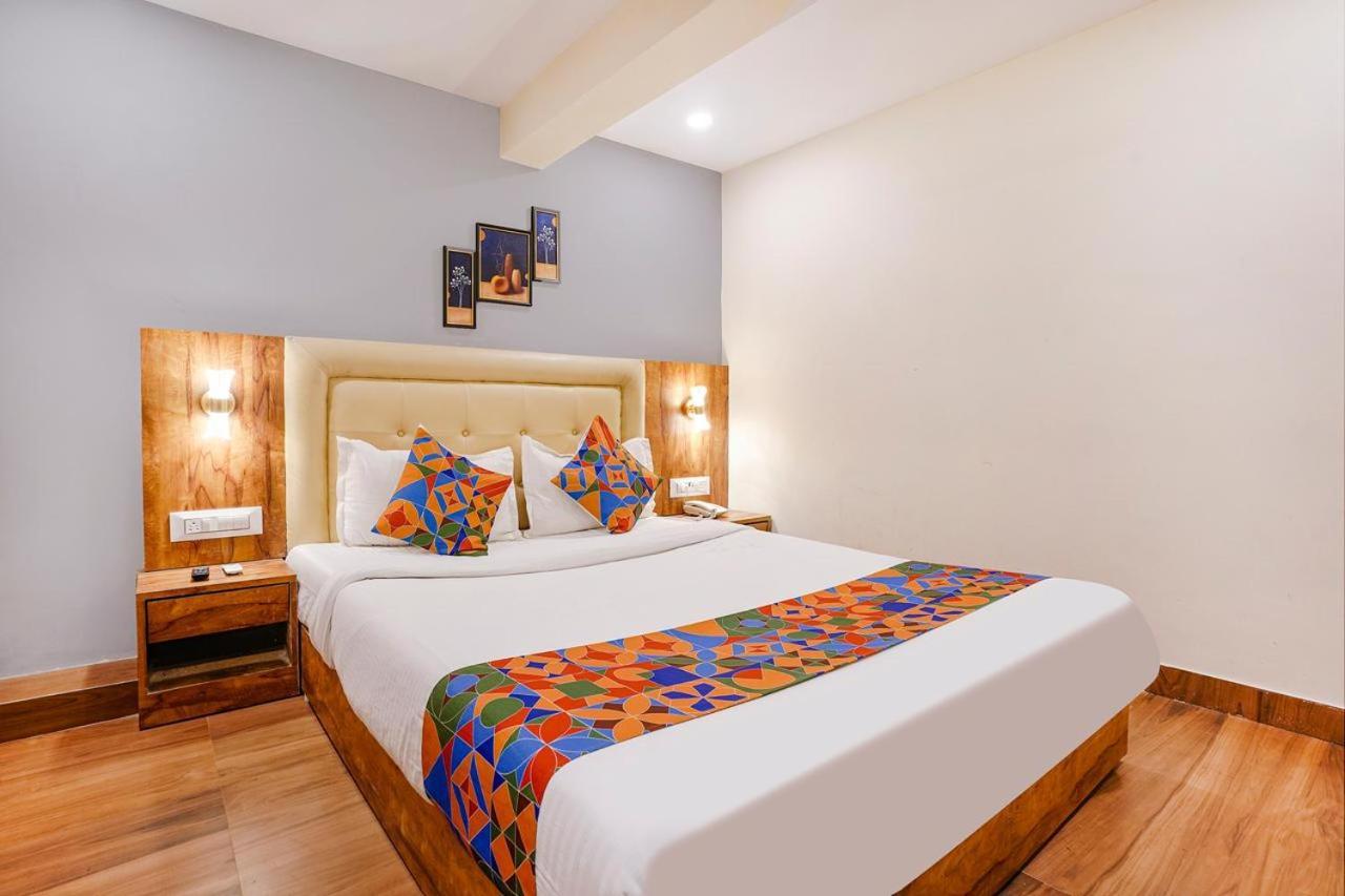 Hotel Z-A-R-A Park Goregaon West Mumbai Bagian luar foto